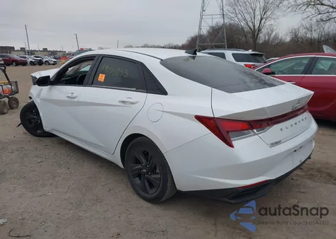 2022 Hyundai Elantra Sel z USA, uszkodzony, nr VIN 5NPLM4AGXNH056431